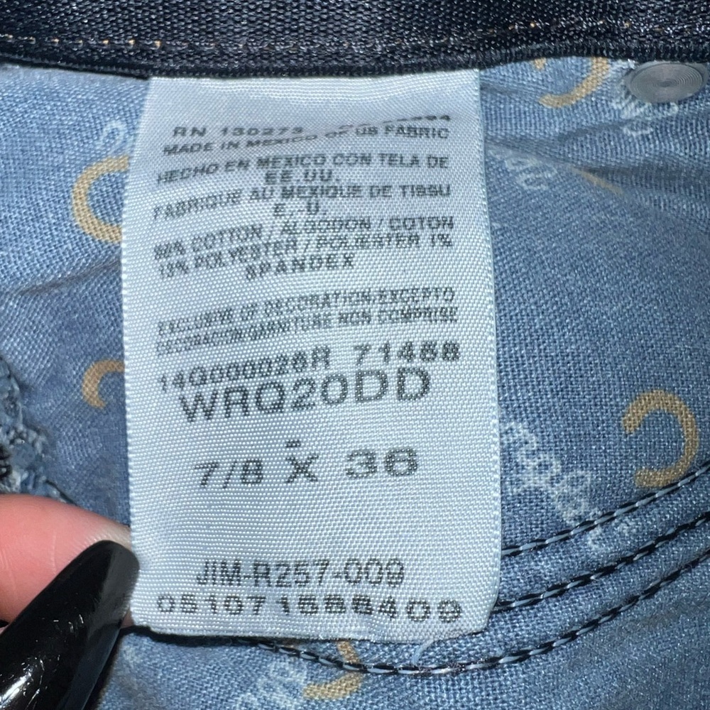 Women’s Wrangler jeans - Picture 2 of 4